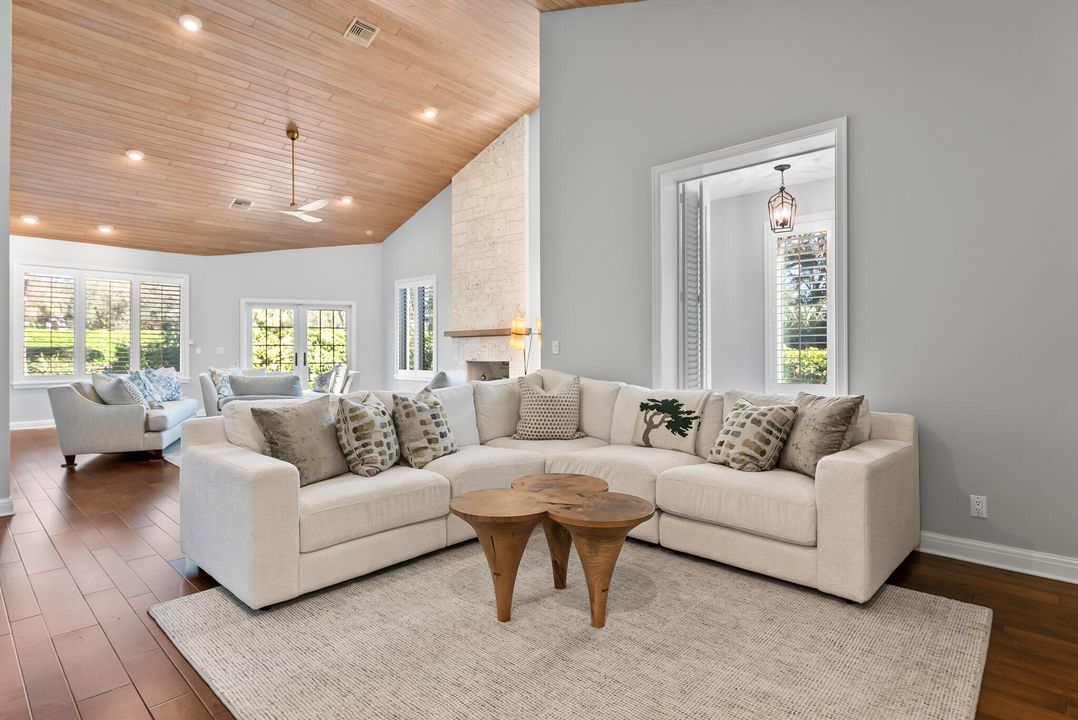 For Sale: $1,995,000 (3 beds, 3 baths, 3330 Square Feet)