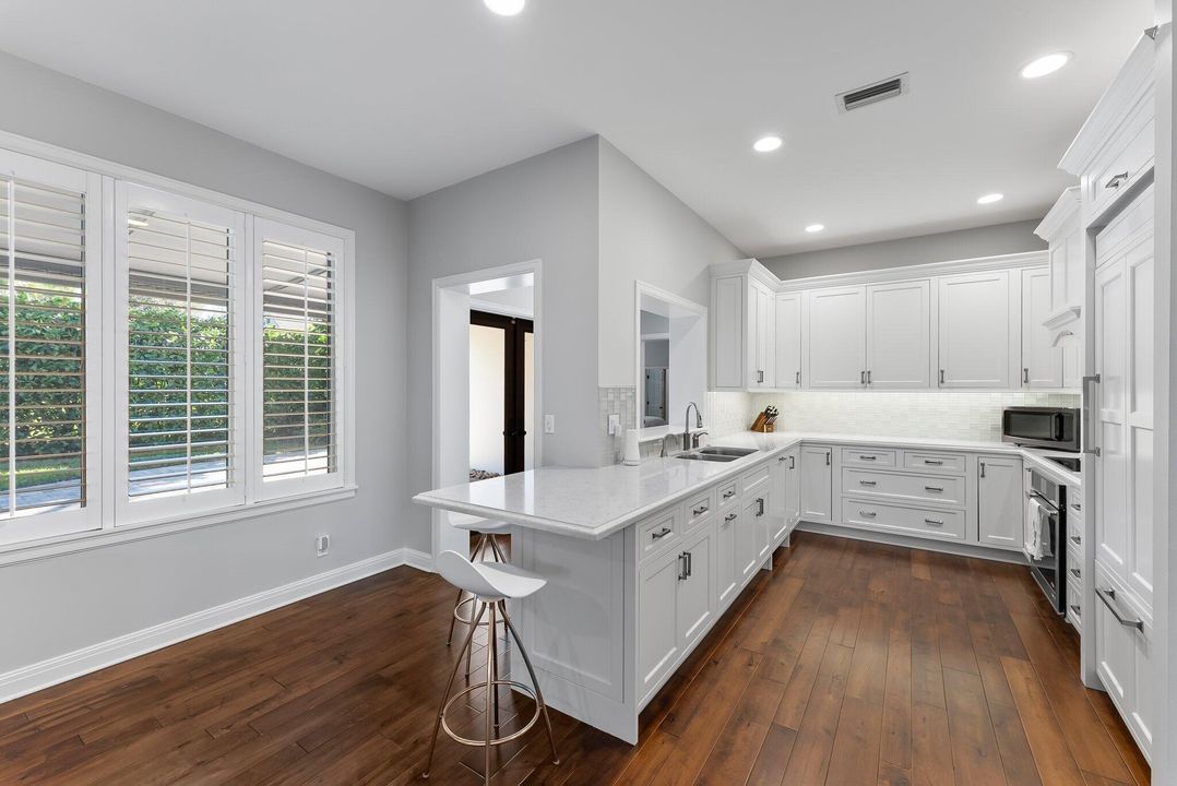 For Sale: $1,995,000 (3 beds, 3 baths, 3330 Square Feet)