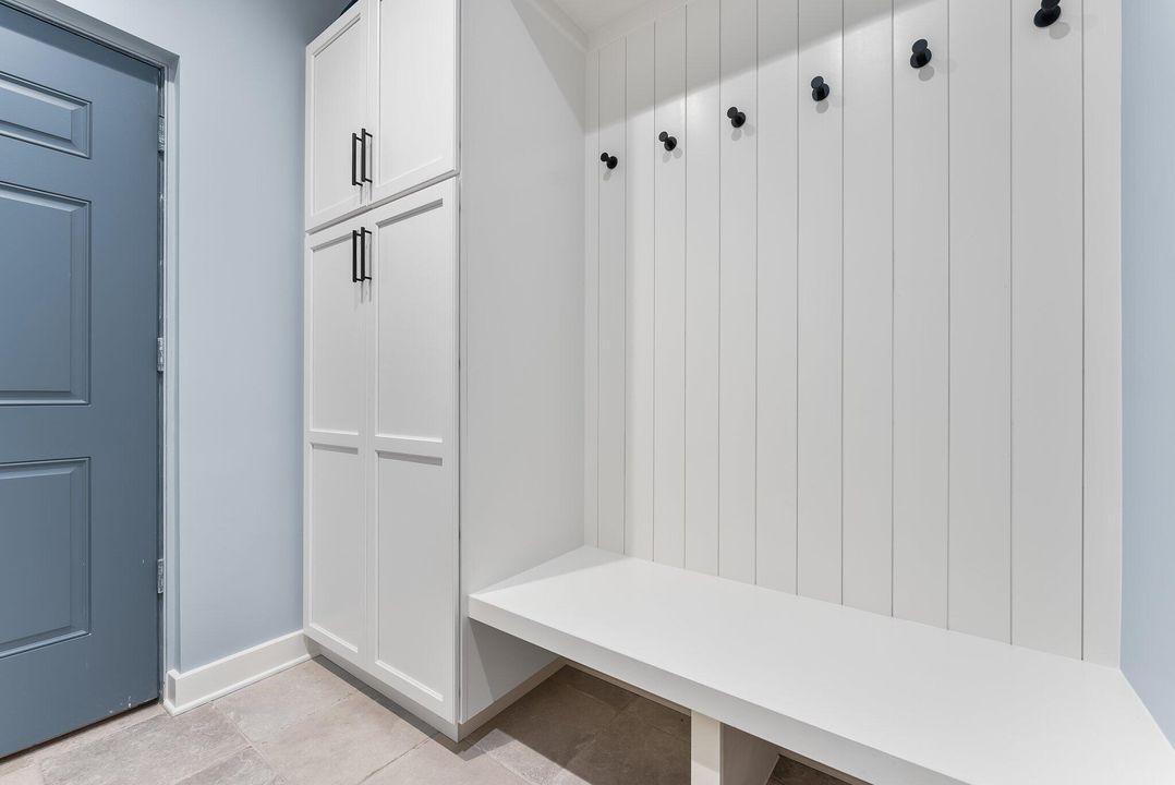 For Sale: $1,995,000 (3 beds, 3 baths, 3330 Square Feet)