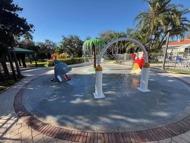 En Venta: $549,000 (4 camas, 2 baños, 2646 Pies cuadrados)