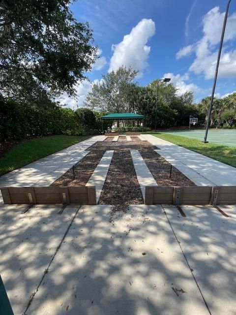 En Venta: $549,000 (4 camas, 2 baños, 2646 Pies cuadrados)