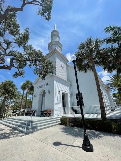 En Venta: $549,000 (4 camas, 2 baños, 2646 Pies cuadrados)