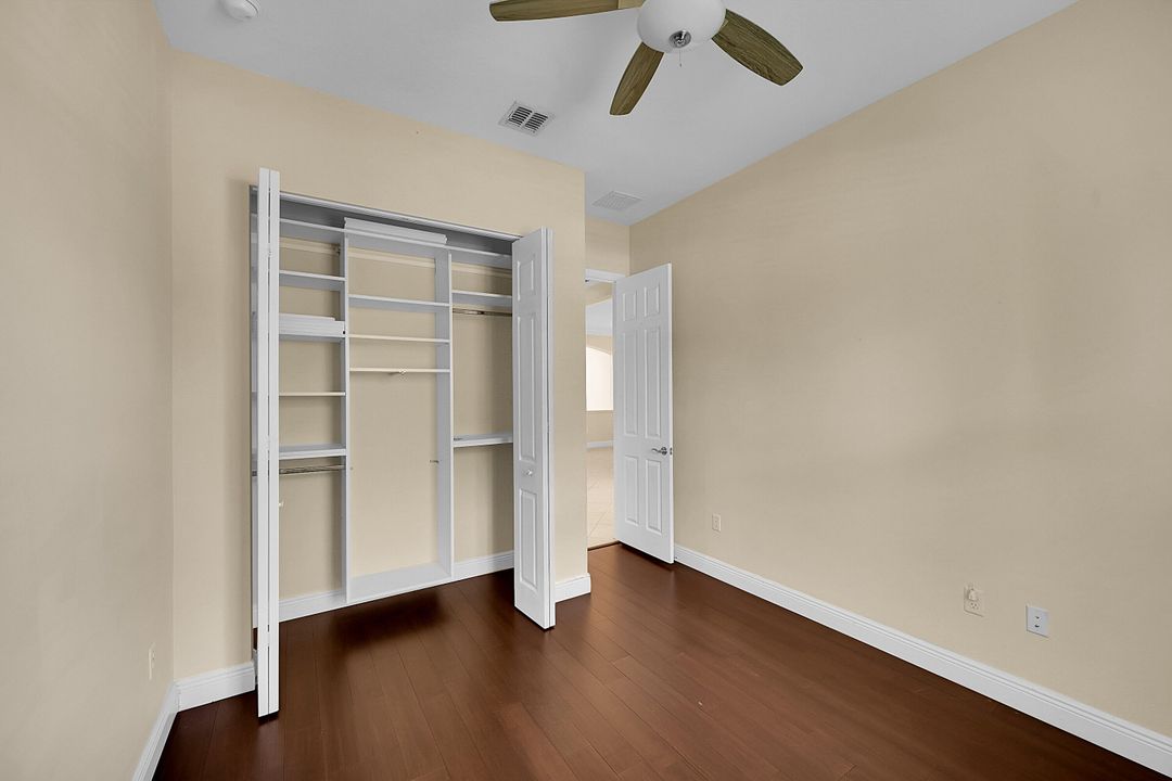 合同活跃: $3,500 (3 贝兹, 3 浴室, 2046 平方英尺)