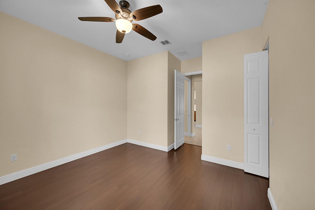 合同活跃: $3,500 (3 贝兹, 3 浴室, 2046 平方英尺)