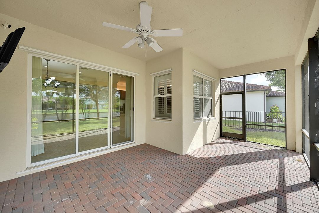 合同活跃: $3,500 (3 贝兹, 3 浴室, 2046 平方英尺)