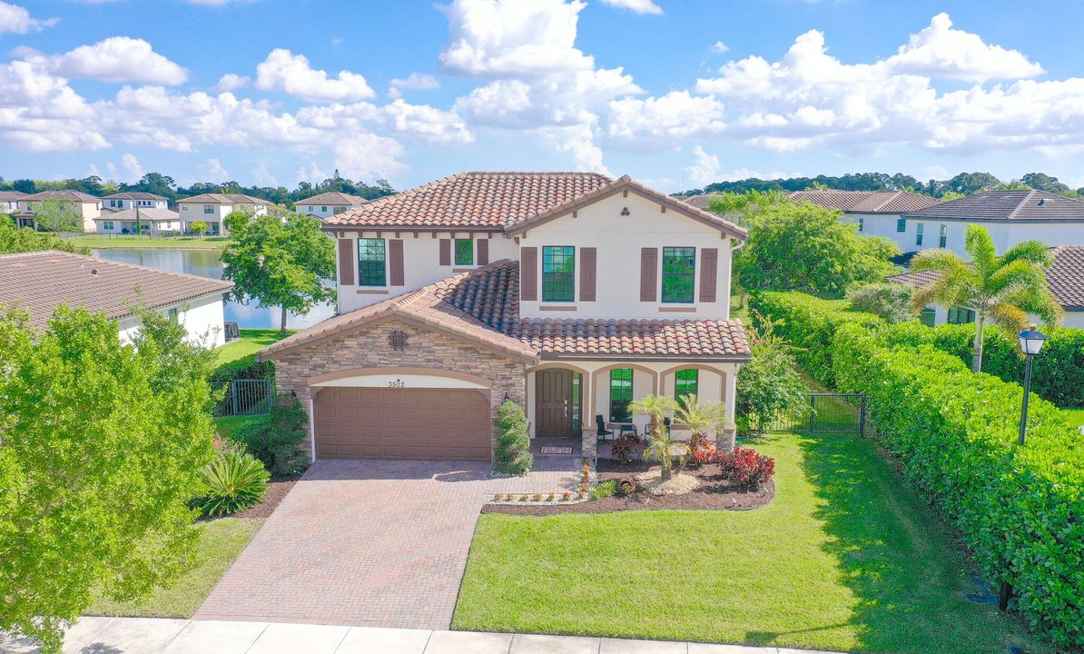 For Sale: $745,000 (4 beds, 3 baths, 2259 Square Feet)