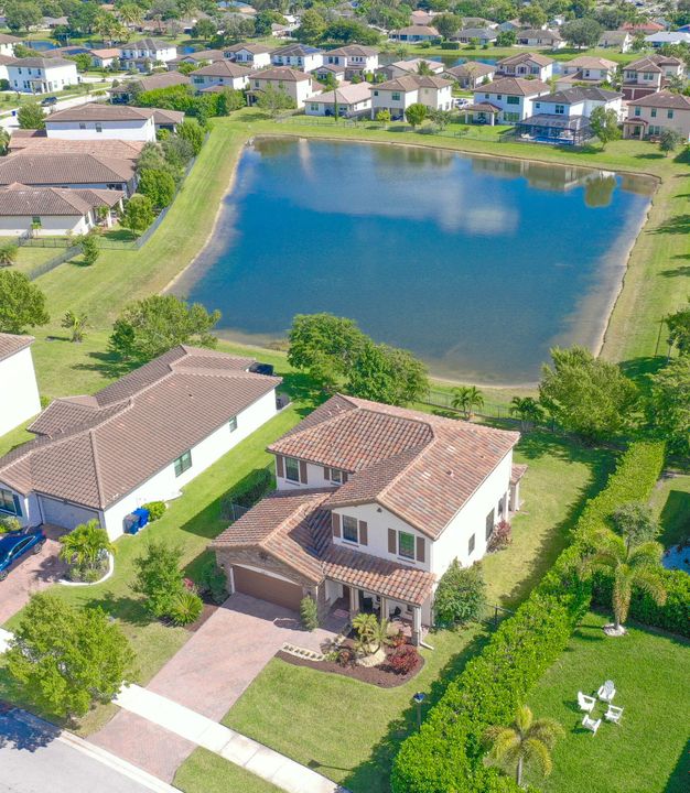 For Sale: $745,000 (4 beds, 3 baths, 2259 Square Feet)