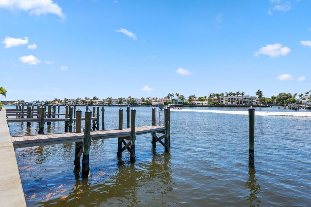 For Sale: $899,000 (2 beds, 2 baths, 1452 Square Feet)