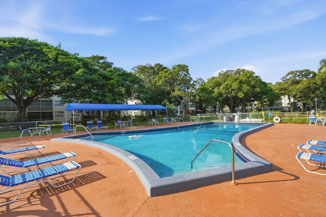 For Sale: $134,900 (2 beds, 2 baths, 960 Square Feet)