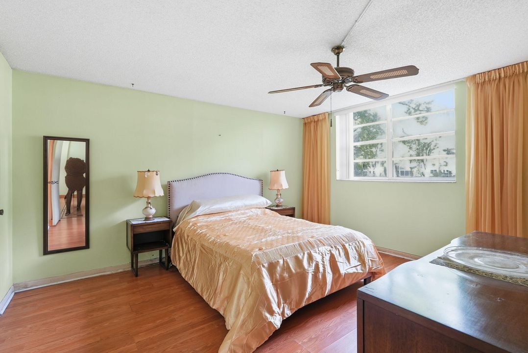 For Sale: $134,900 (2 beds, 2 baths, 960 Square Feet)
