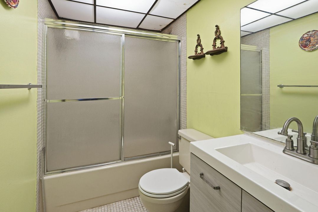 For Sale: $134,900 (2 beds, 2 baths, 960 Square Feet)