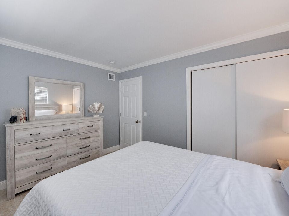 В аренду: $3,495 (2 спален, 1 ванн, 912 Квадратных фут)