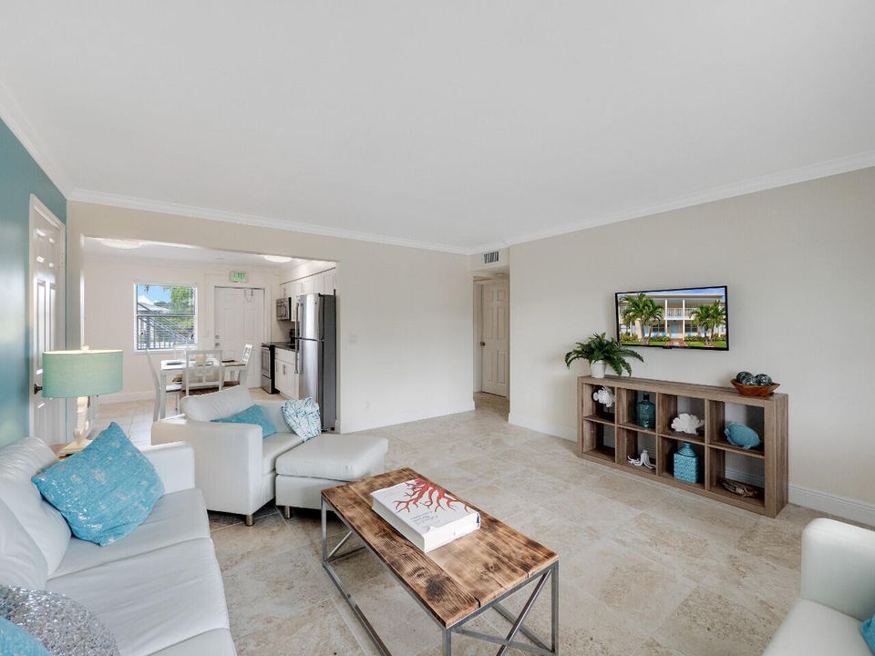 В аренду: $3,495 (2 спален, 1 ванн, 912 Квадратных фут)