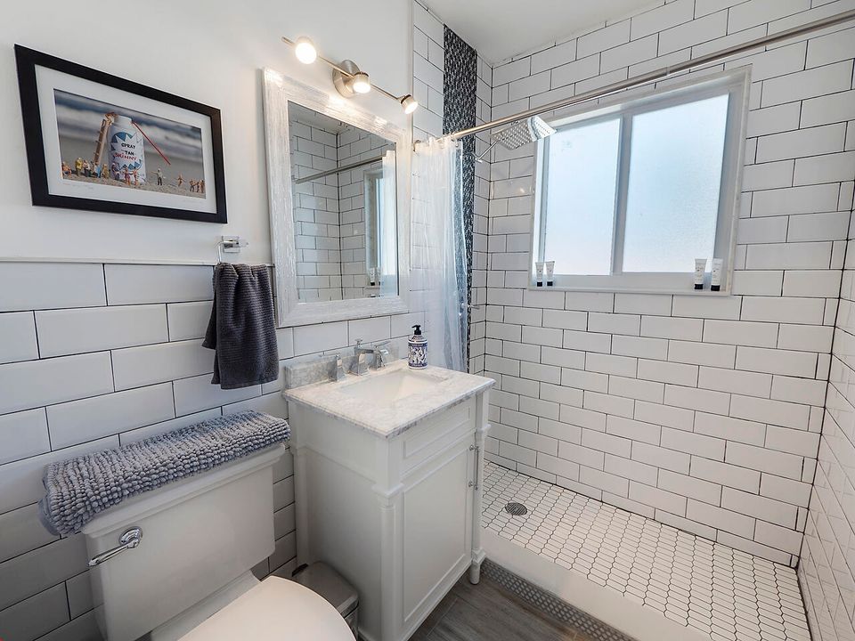 В аренду: $3,495 (2 спален, 1 ванн, 912 Квадратных фут)