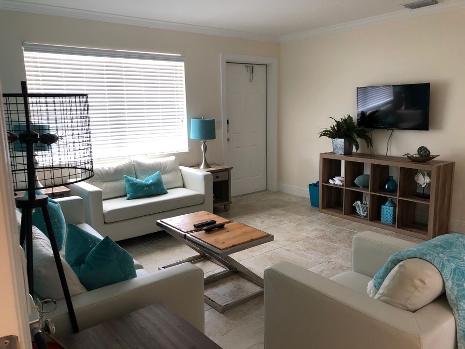 В аренду: $3,495 (2 спален, 1 ванн, 912 Квадратных фут)