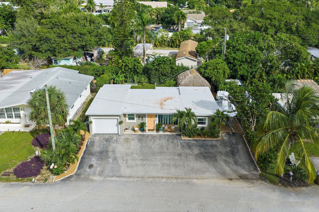 Active With Contract: $525,000 (3 beds, 2 baths, 1198 Square Feet)