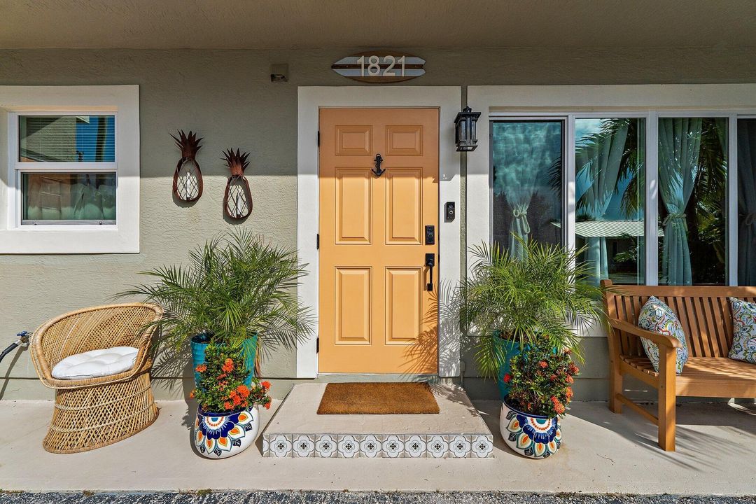 Active With Contract: $525,000 (3 beds, 2 baths, 1198 Square Feet)