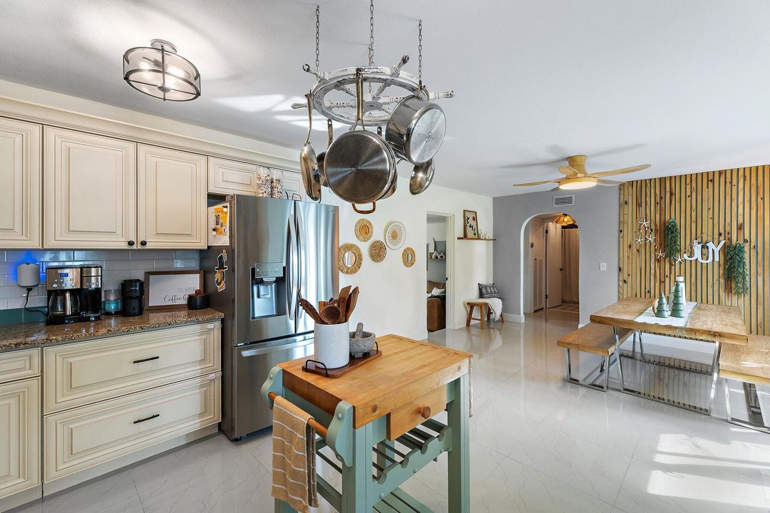 Active With Contract: $525,000 (3 beds, 2 baths, 1198 Square Feet)