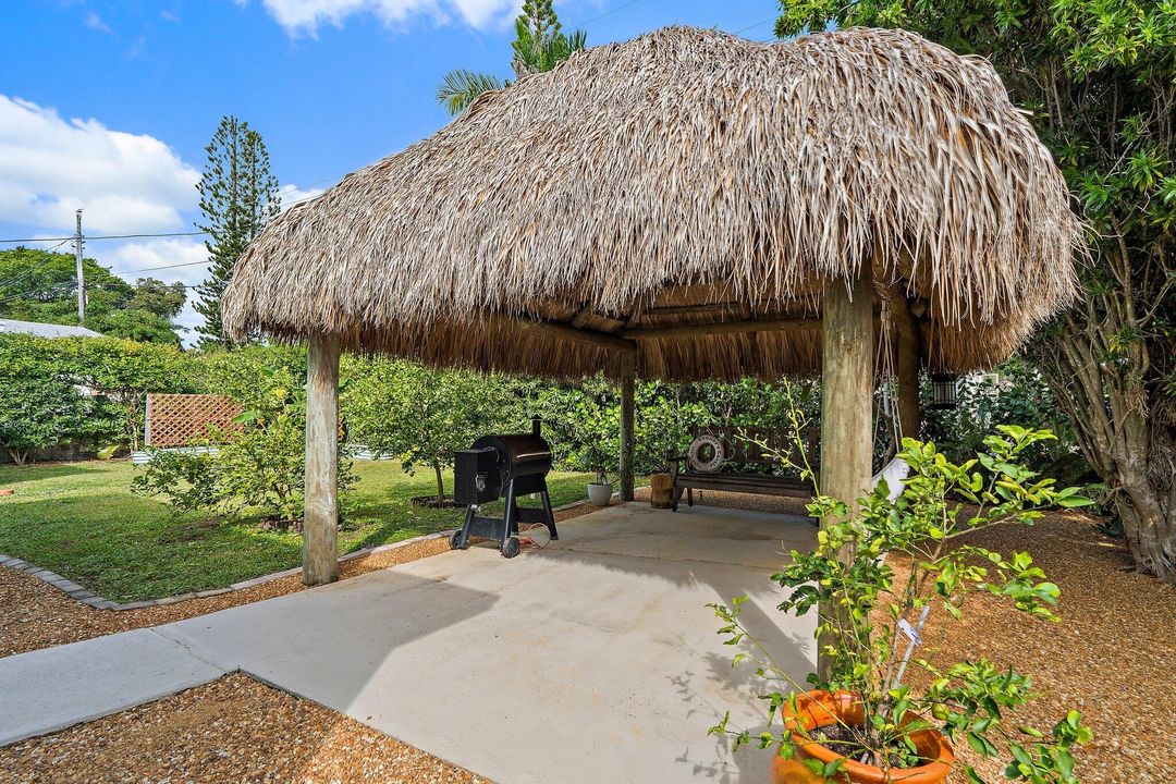 Active With Contract: $525,000 (3 beds, 2 baths, 1198 Square Feet)