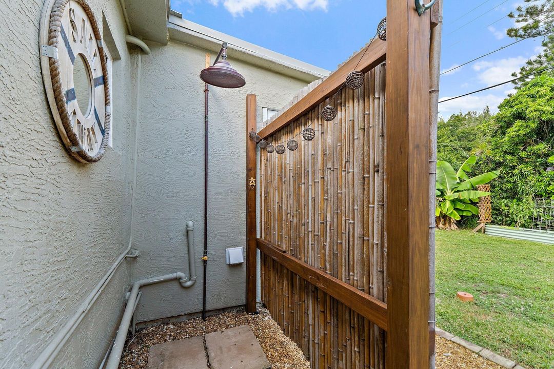 Active With Contract: $525,000 (3 beds, 2 baths, 1198 Square Feet)