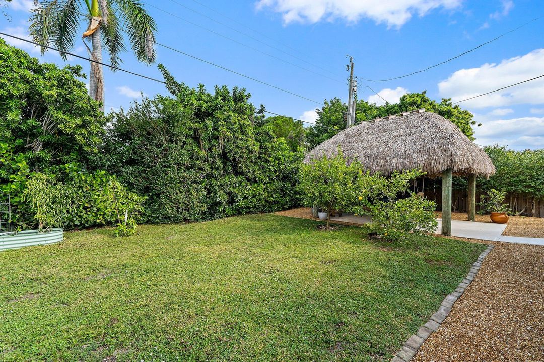 Active With Contract: $525,000 (3 beds, 2 baths, 1198 Square Feet)