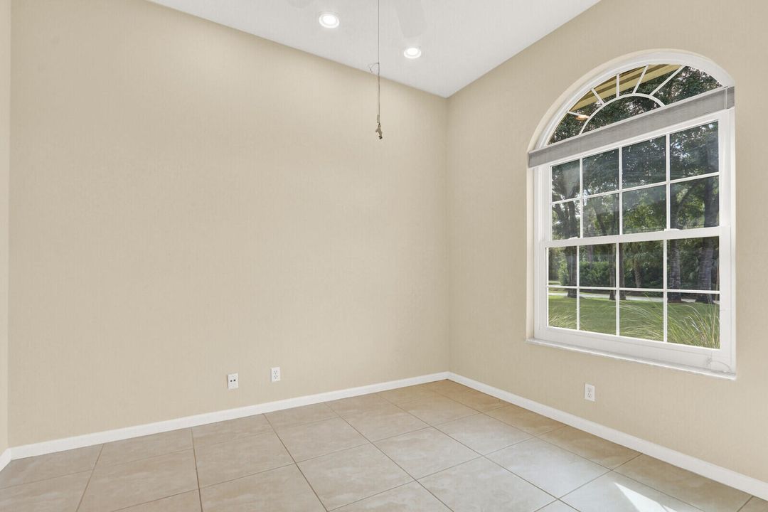 En Renta: $4,900 (3 camas, 2 baños, 2306 Pies cuadrados)