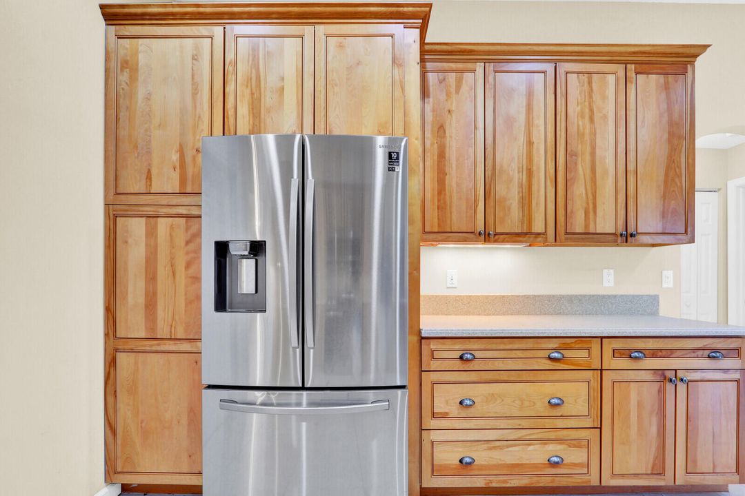 En Renta: $4,900 (3 camas, 2 baños, 2306 Pies cuadrados)