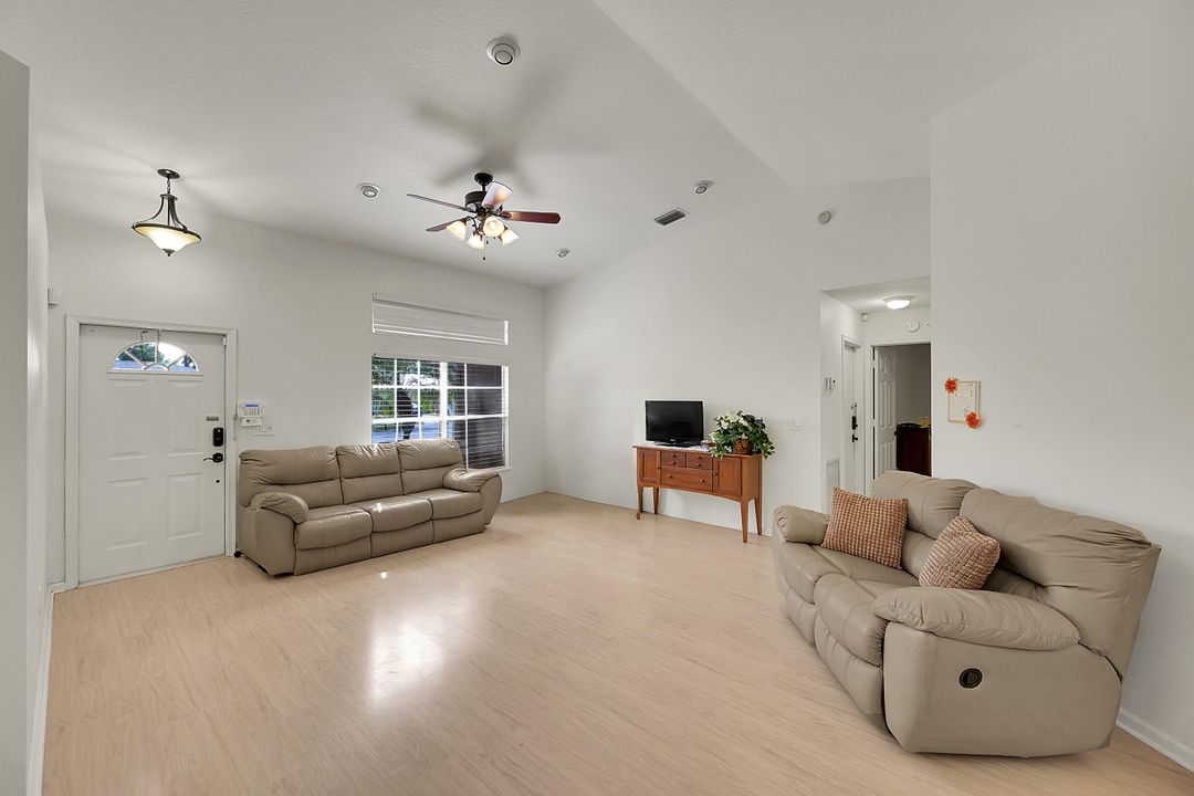 En Venta: $529,999 (3 camas, 2 baños, 1494 Pies cuadrados)