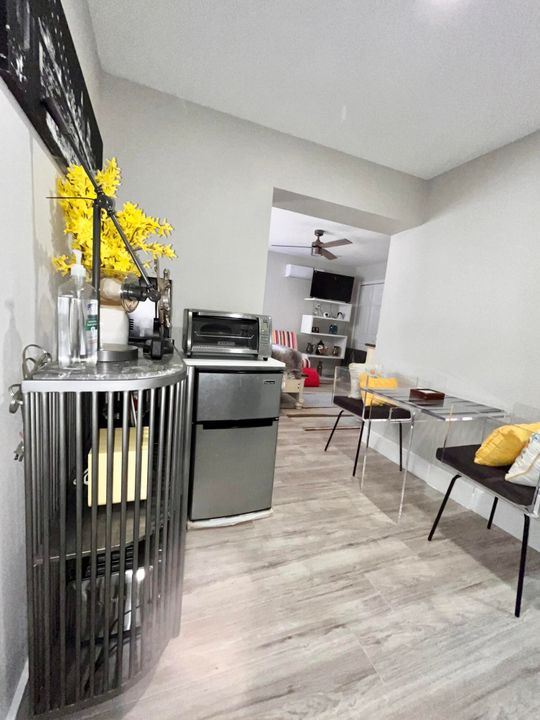 В аренду: $1,450 (1 спален, 1 ванн, 300 Квадратных фут)