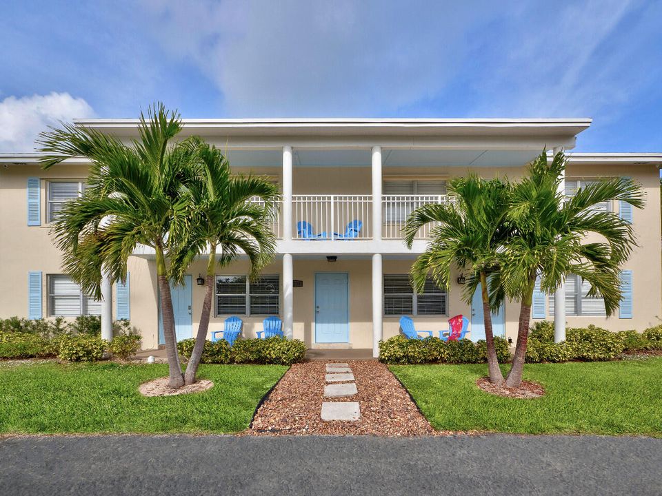 出租: $3,495 (2 贝兹, 1 浴室, 912 平方英尺)