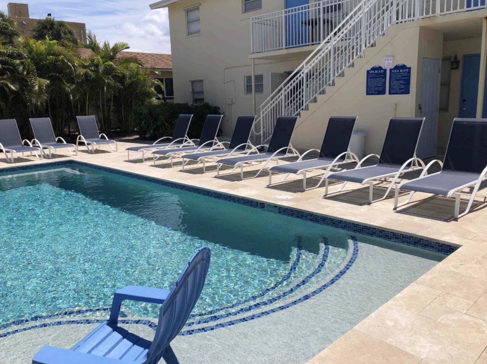 出租: $3,495 (2 贝兹, 1 浴室, 912 平方英尺)