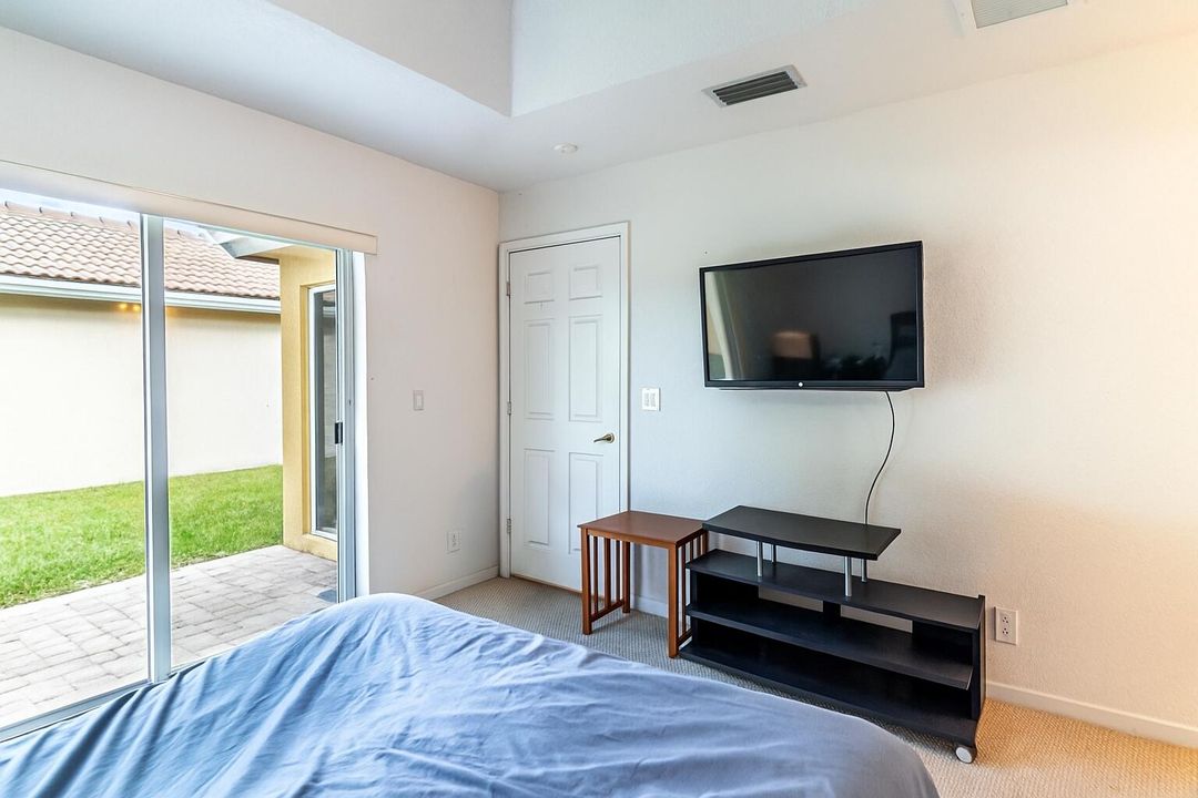 Active With Contract: $2,500 (3 beds, 2 baths, 1253 Square Feet)