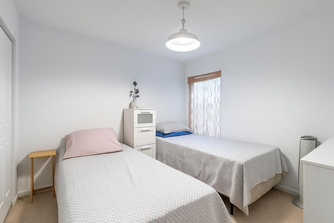 Active With Contract: $2,500 (3 beds, 2 baths, 1253 Square Feet)