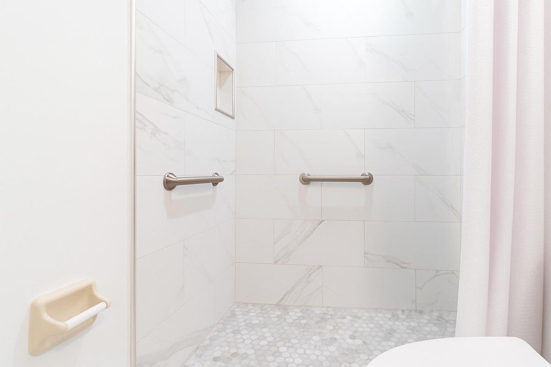 Active With Contract: $2,500 (3 beds, 2 baths, 1253 Square Feet)