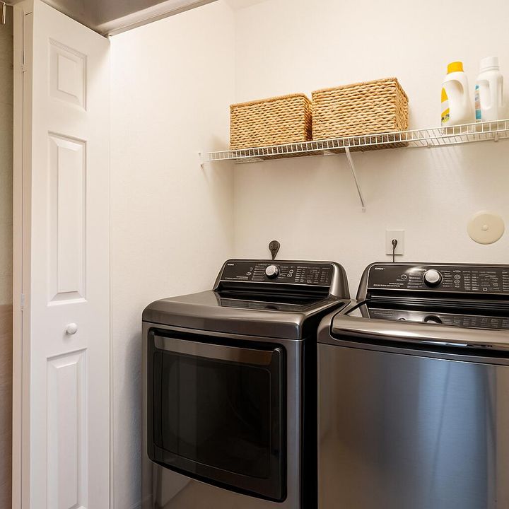 Active With Contract: $2,500 (3 beds, 2 baths, 1253 Square Feet)