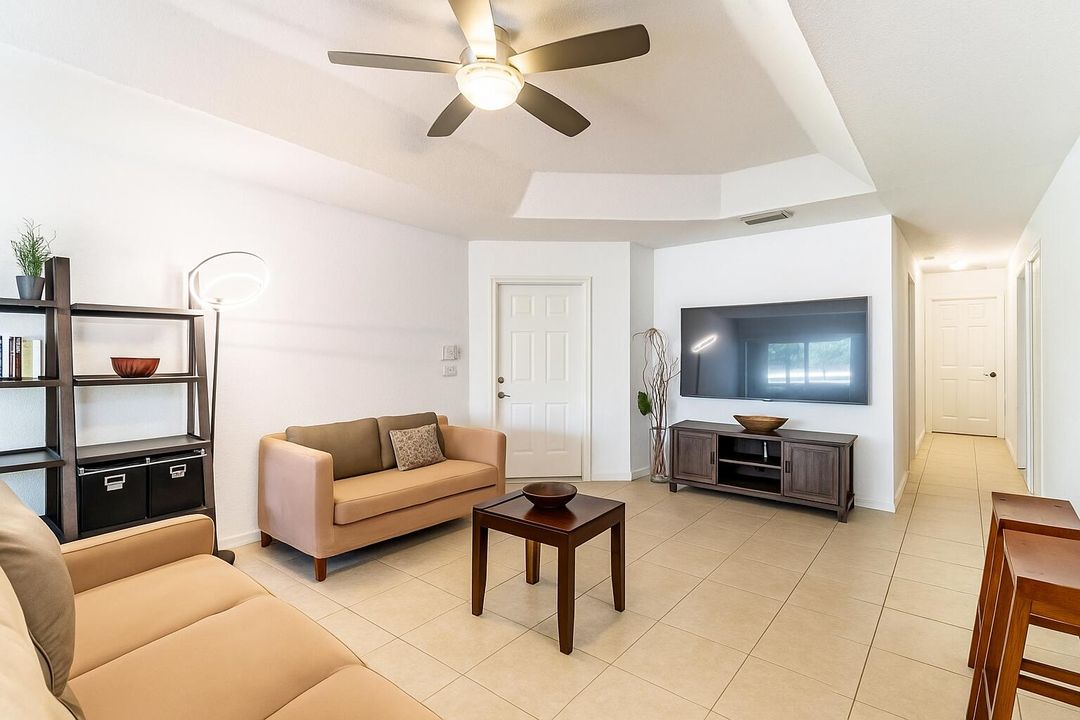 Active With Contract: $2,500 (3 beds, 2 baths, 1253 Square Feet)
