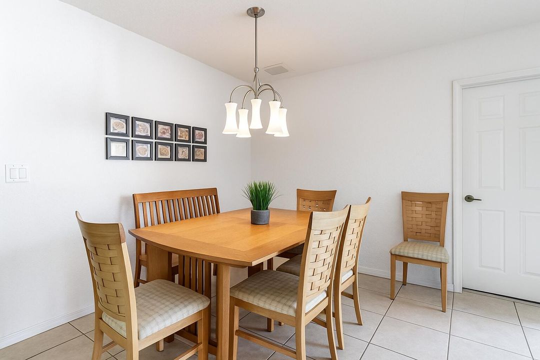 Active With Contract: $2,500 (3 beds, 2 baths, 1253 Square Feet)