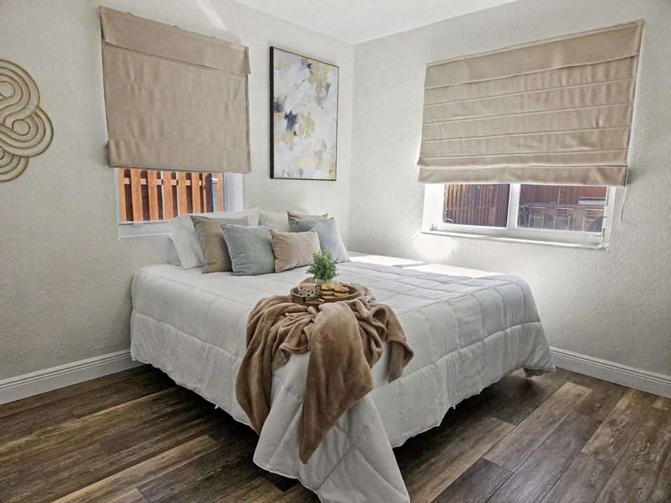 合同活跃: $1,082,000 (3 贝兹, 2 浴室, 1705 平方英尺)