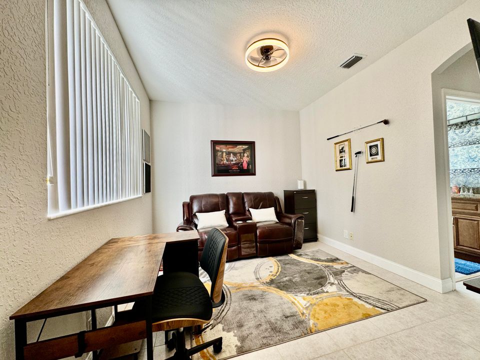 出租: $2,500 (2 贝兹, 2 浴室, 1619 平方英尺)