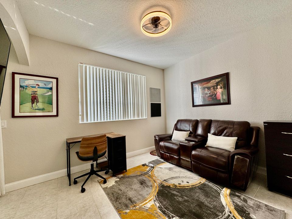 出租: $2,500 (2 贝兹, 2 浴室, 1619 平方英尺)