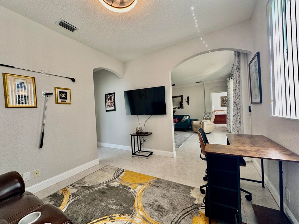 出租: $2,500 (2 贝兹, 2 浴室, 1619 平方英尺)