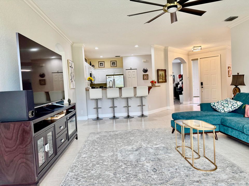 出租: $2,500 (2 贝兹, 2 浴室, 1619 平方英尺)