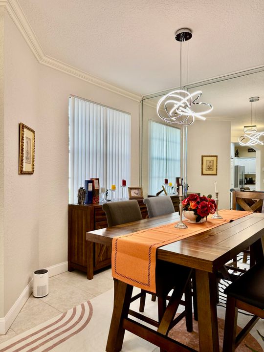 出租: $2,500 (2 贝兹, 2 浴室, 1619 平方英尺)