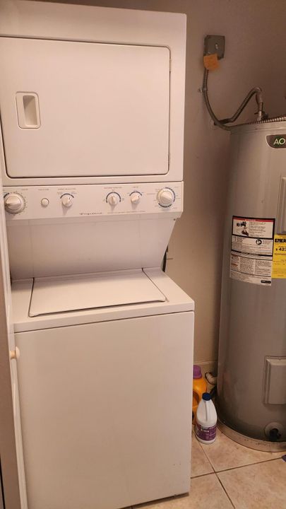 Active With Contract: $3,250 (2 beds, 2 baths, 1316 Square Feet)