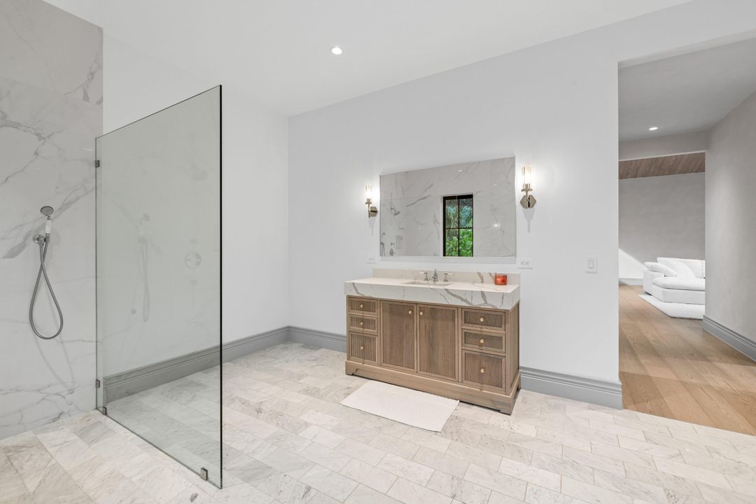 For Sale: $3,650,000 (5 beds, 6 baths, 5393 Square Feet)