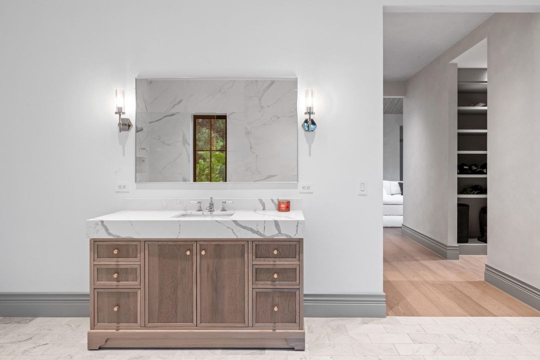 For Sale: $3,650,000 (5 beds, 6 baths, 5393 Square Feet)