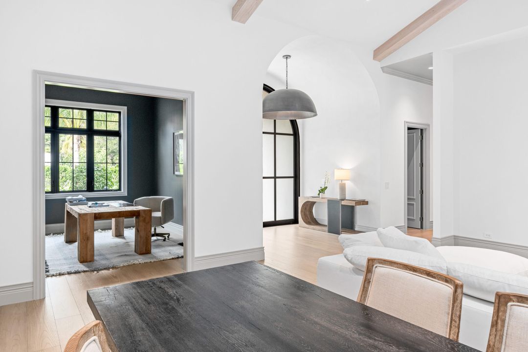 For Sale: $3,650,000 (5 beds, 6 baths, 5393 Square Feet)