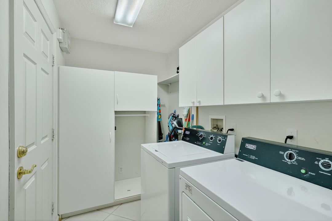 待售: $369,900 (3 贝兹, 2 浴室, 2102 平方英尺)