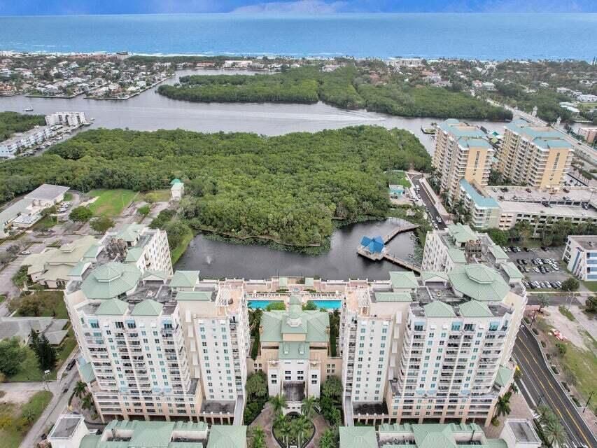 Active With Contract: $2,200 (1 beds, 1 baths, 835 Square Feet)