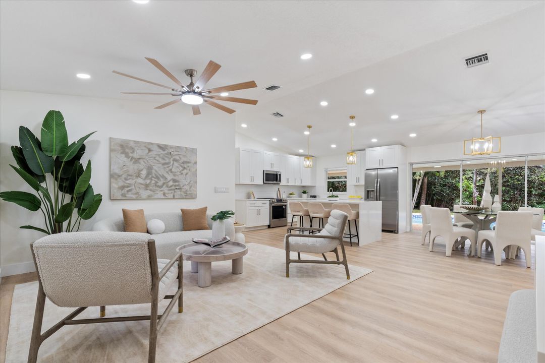 合同活跃: $1,075,000 (4 贝兹, 3 浴室, 1902 平方英尺)